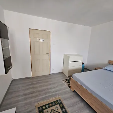 One Bedroom Studio Flat Apartment
