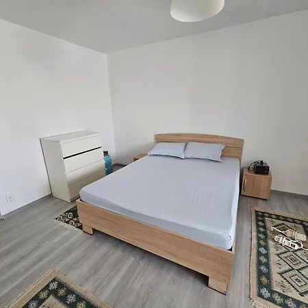 One Bedroom Studio Flat *