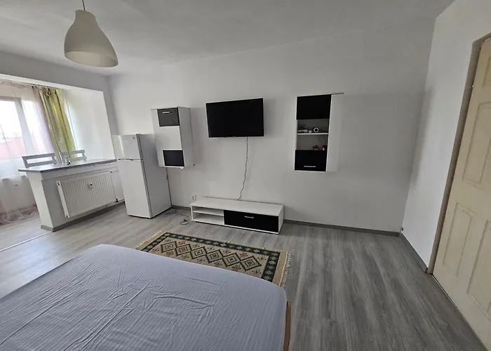 One Bedroom Flat * קריובה