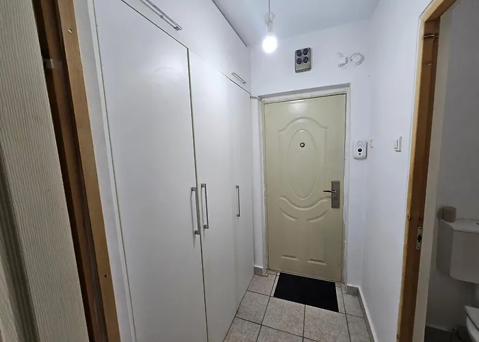One Bedroom Flat * קריובה