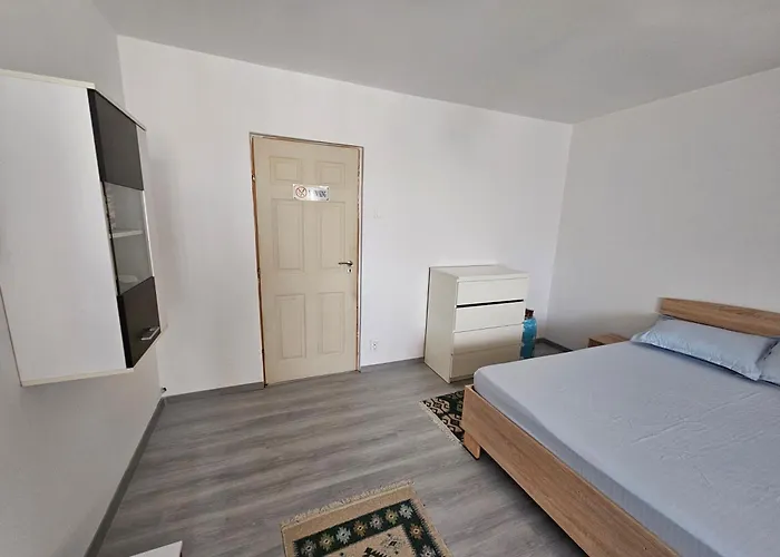 One Bedroom Flat דירה